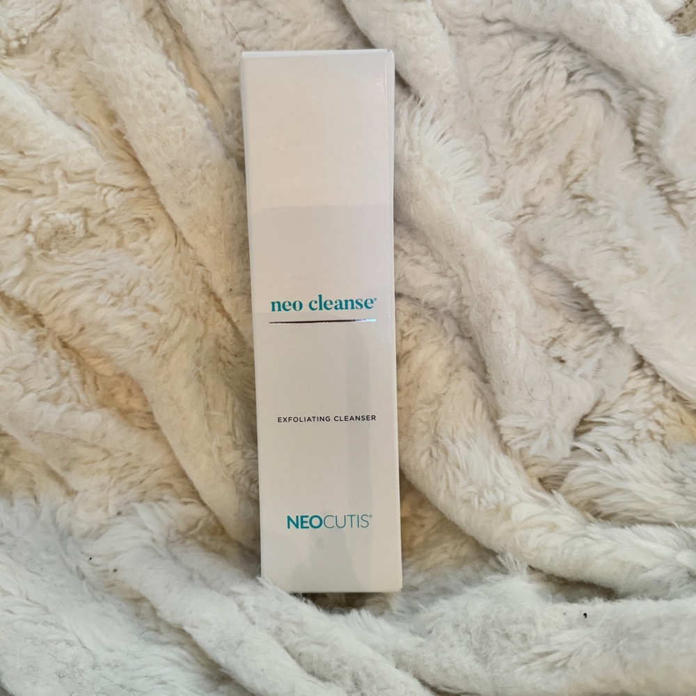 Neo Cleanse- Exfoliating Cleanser